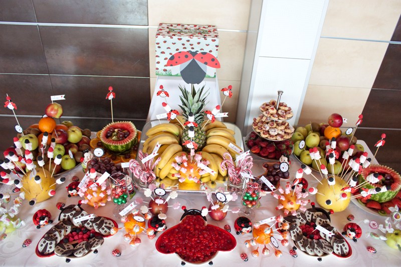 candy si fruit bar botez